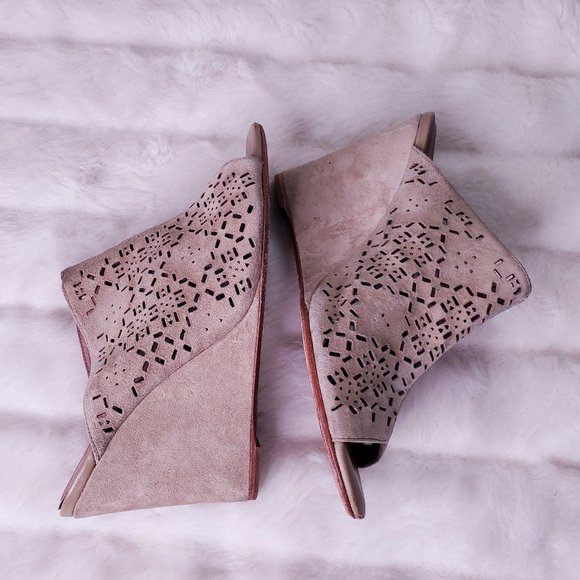 Joie Leather Wedge Peep Toe Tan Perforated 8.5 - 9 - Picture 8 of 10